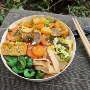 Bento au curry et aux ananas 鳳梨咖哩蔬食便當